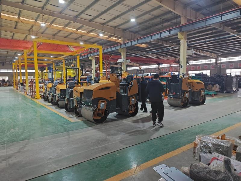 小型壓路機價格不能盲從，先把知識來學起！