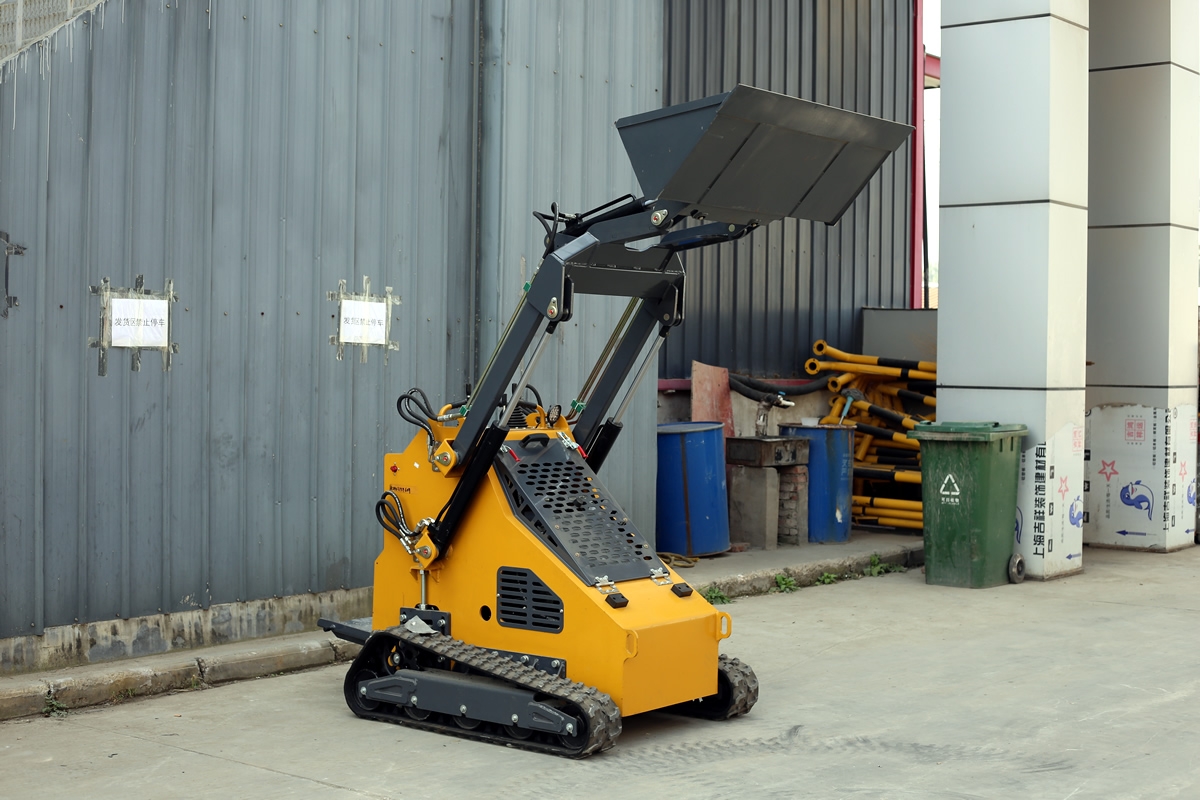 山東奔馬(SDBM)履帶式/輪胎式滑移裝載機(jī)BM380